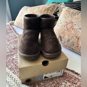 🍫Ugg Classic mini in chocolate 🍫